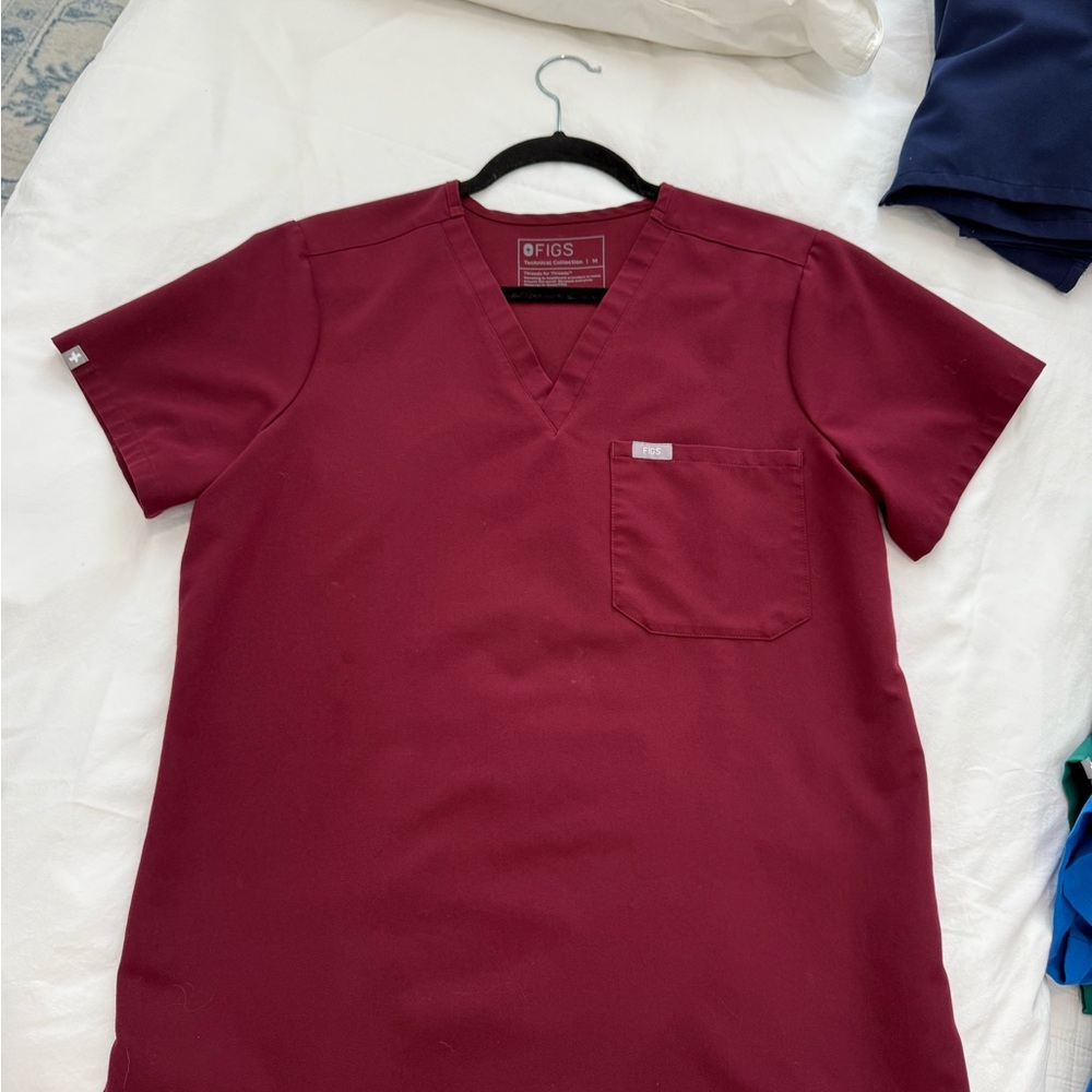 Figs Maroon Catarina Scrub Top